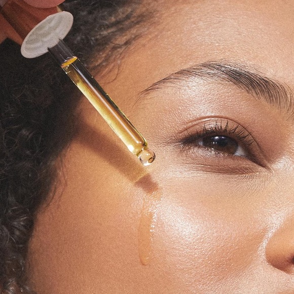 KORA Organics Noni Glow Face Oil - Picture 4 of 9